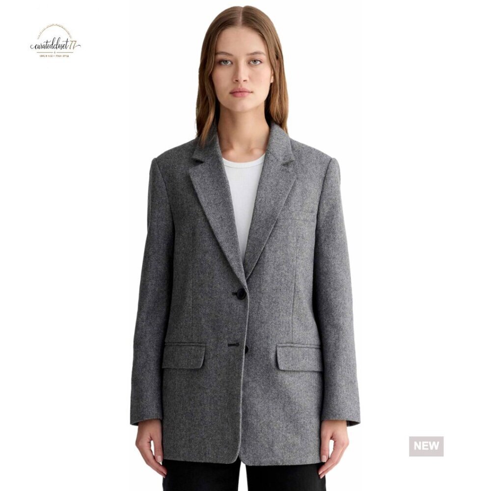 Oversized Wool Blazer with Tailored Finishing for Work or Weekend